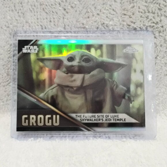 3/$25 Mint 2023.Topps Chrome Journey of Grogu Star Wars Refractor Card JG-17!! - Picture 1 of 2